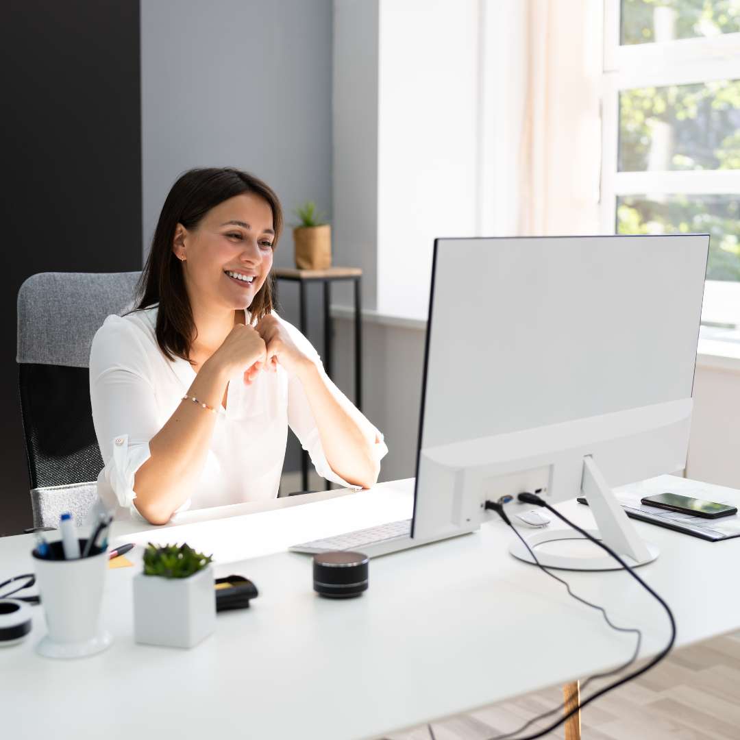 Servicio de Call Center en Madrid y Sevilla 4 mujer con oficina virtual
