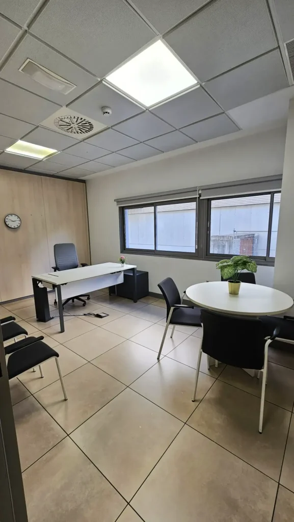 Despacho interior totalmente equipado en centro de negocios INN Offices Cartuja TWD