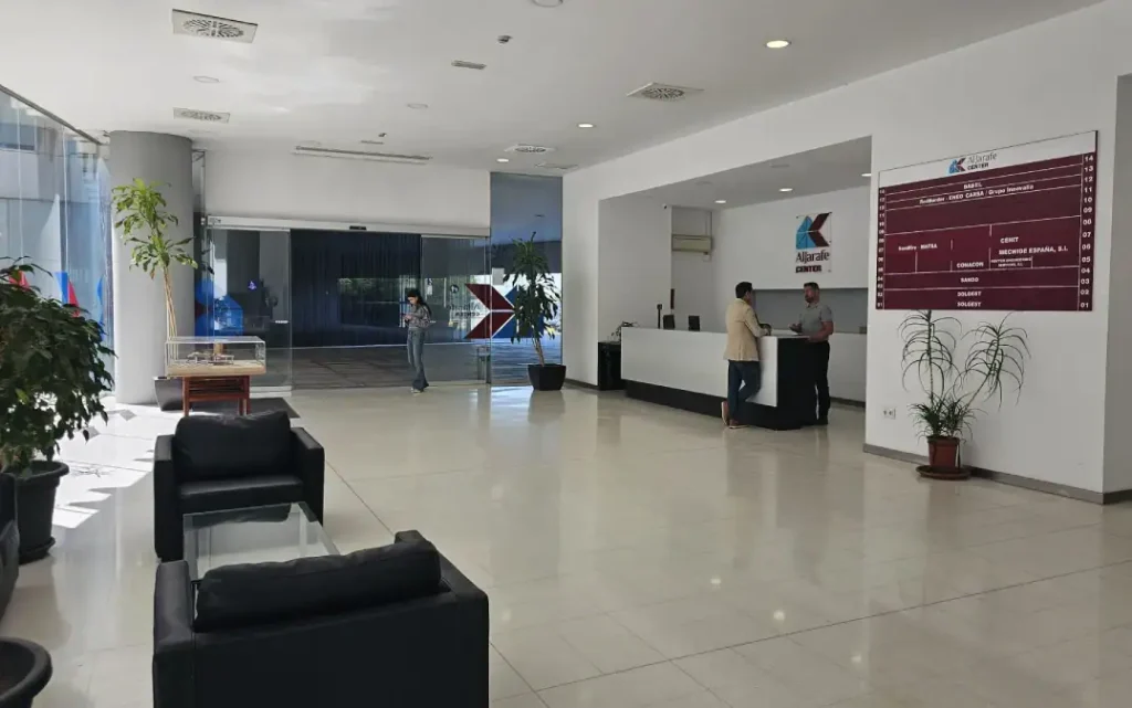 Zona de recepción y lobby del centro de negocios INN Offices Torre Aljarafe, Mairena del Aljarafe