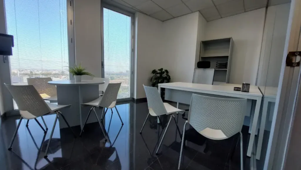 Oficina flexible en alquiler con mobiliario incluido en INN Offices Torre Aljarafe Center